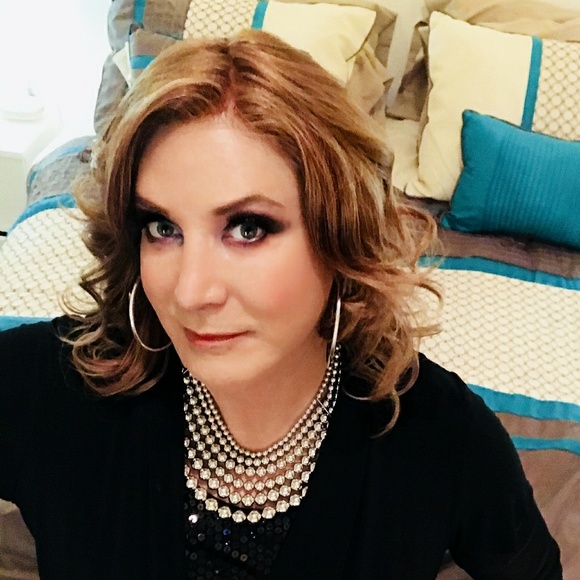 Meet your Posher, Randi - Picture 3 of 4